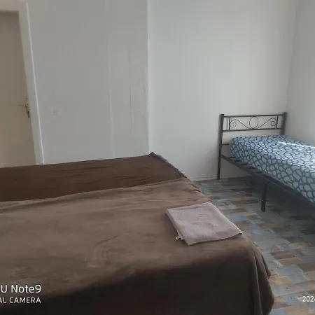 Mit Garten In Zentrum Apartmán